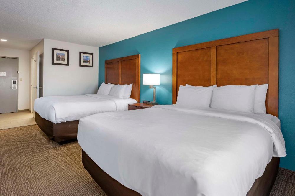 Queen Room with Two Queen Beds - Accessible/Non-Smoking  interior